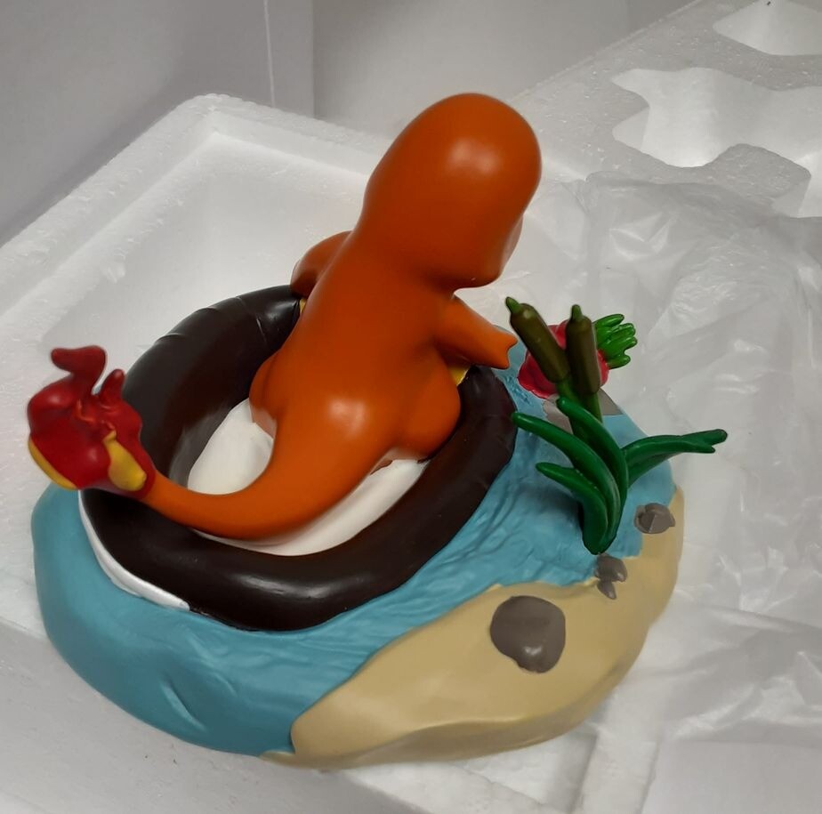 Pokemon Center Charmander Relaxing River Figure NEW RA13/223