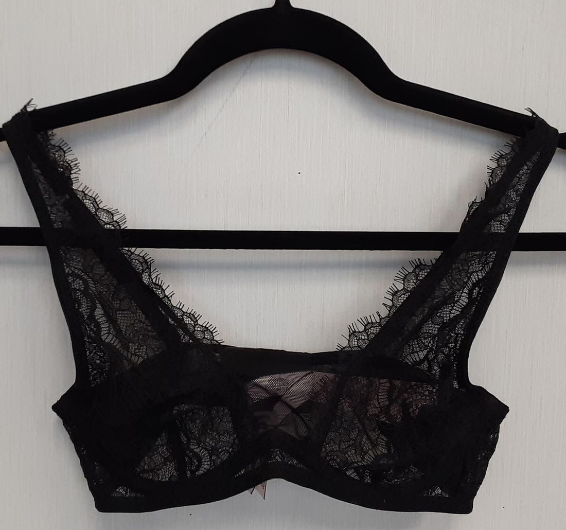 Victoria's Secret Dream Angels Unlined Plunge Bra 32B Black lace #11/220