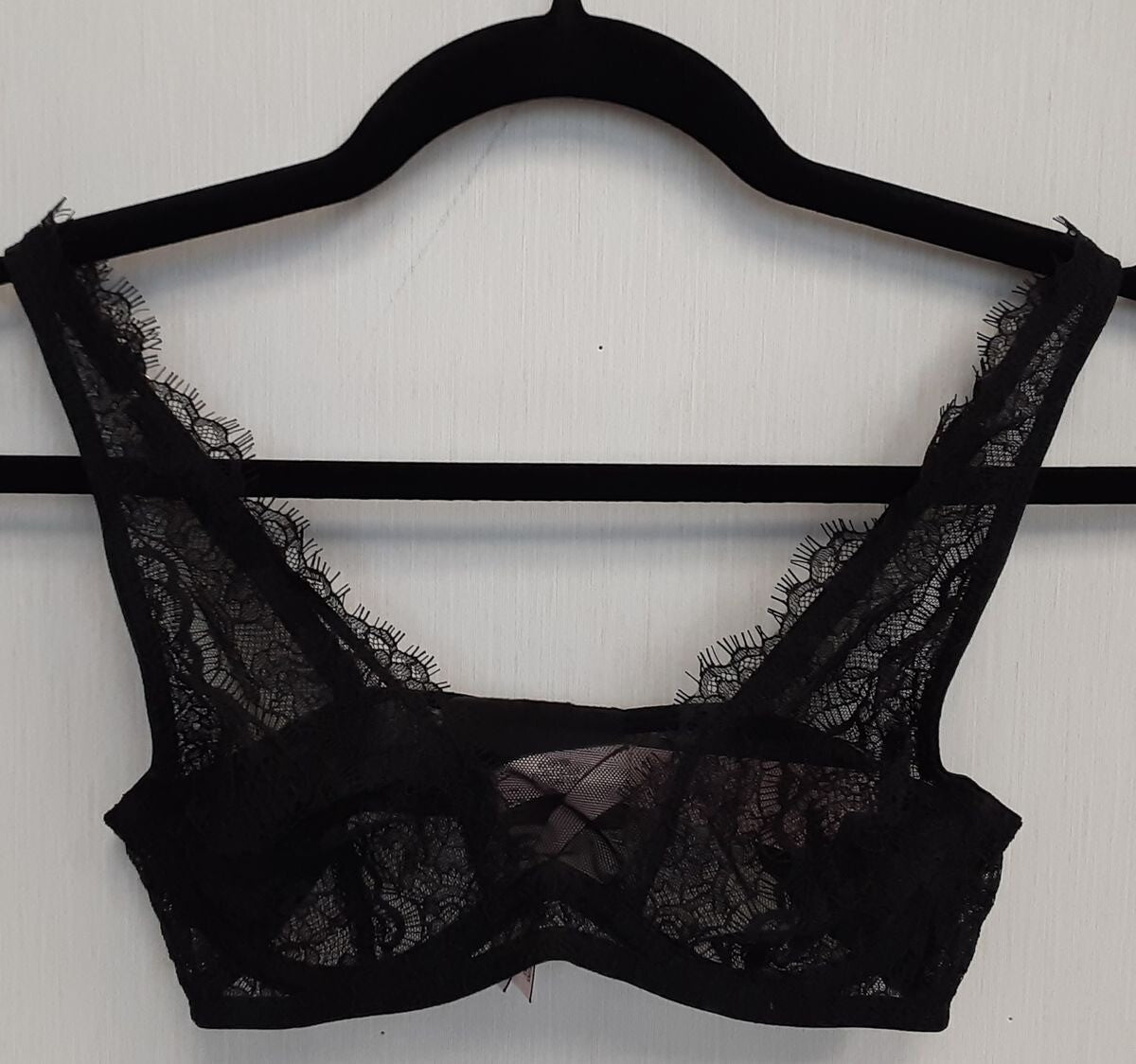 Victoria's Secret Dream Angels Unlined Plunge Bra 32B Black lace #11/220