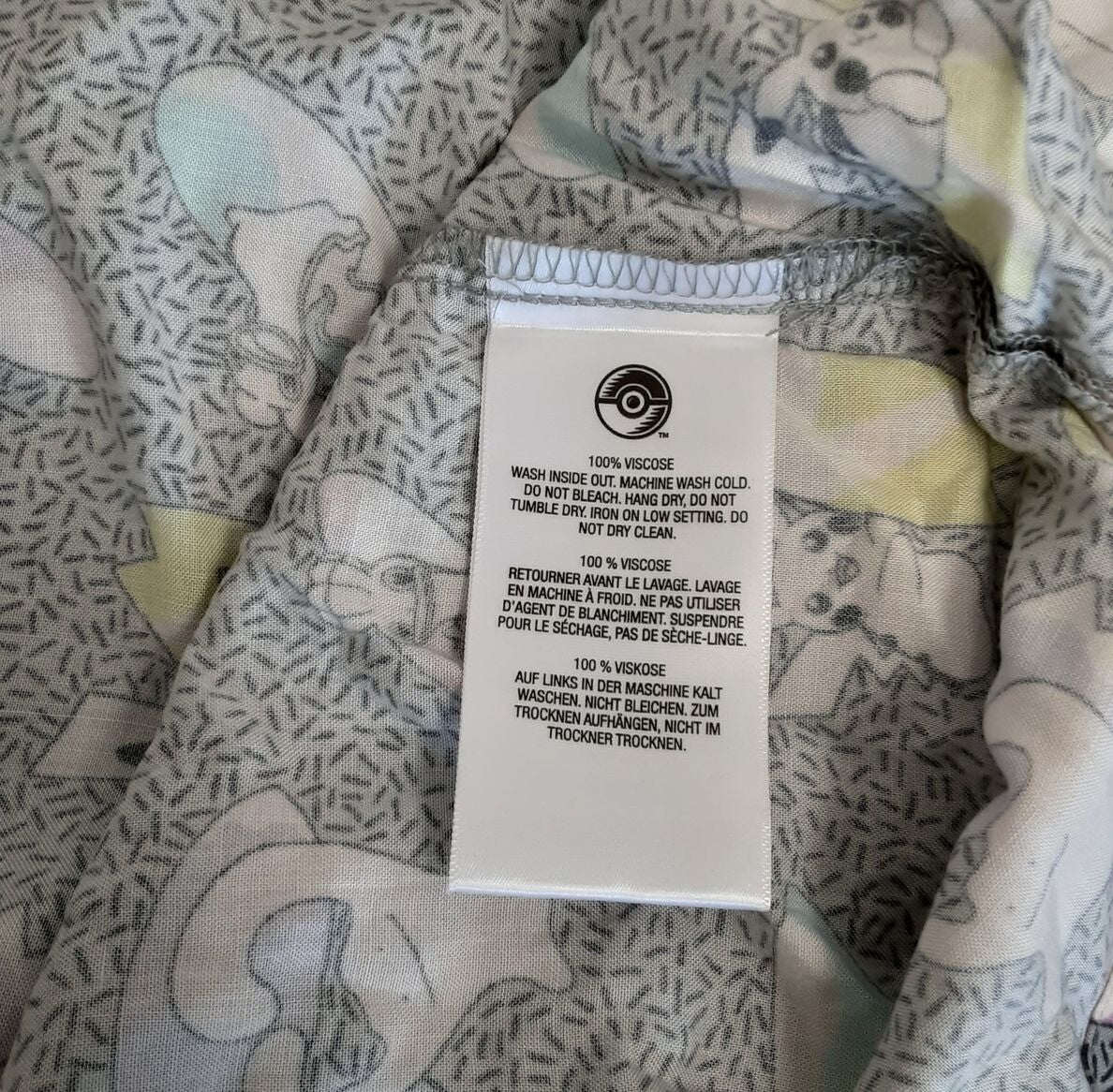 Pokemon Tropical Pikachu Ditto Shellos Surf's Up Pastel Shirt L Men RG2/226