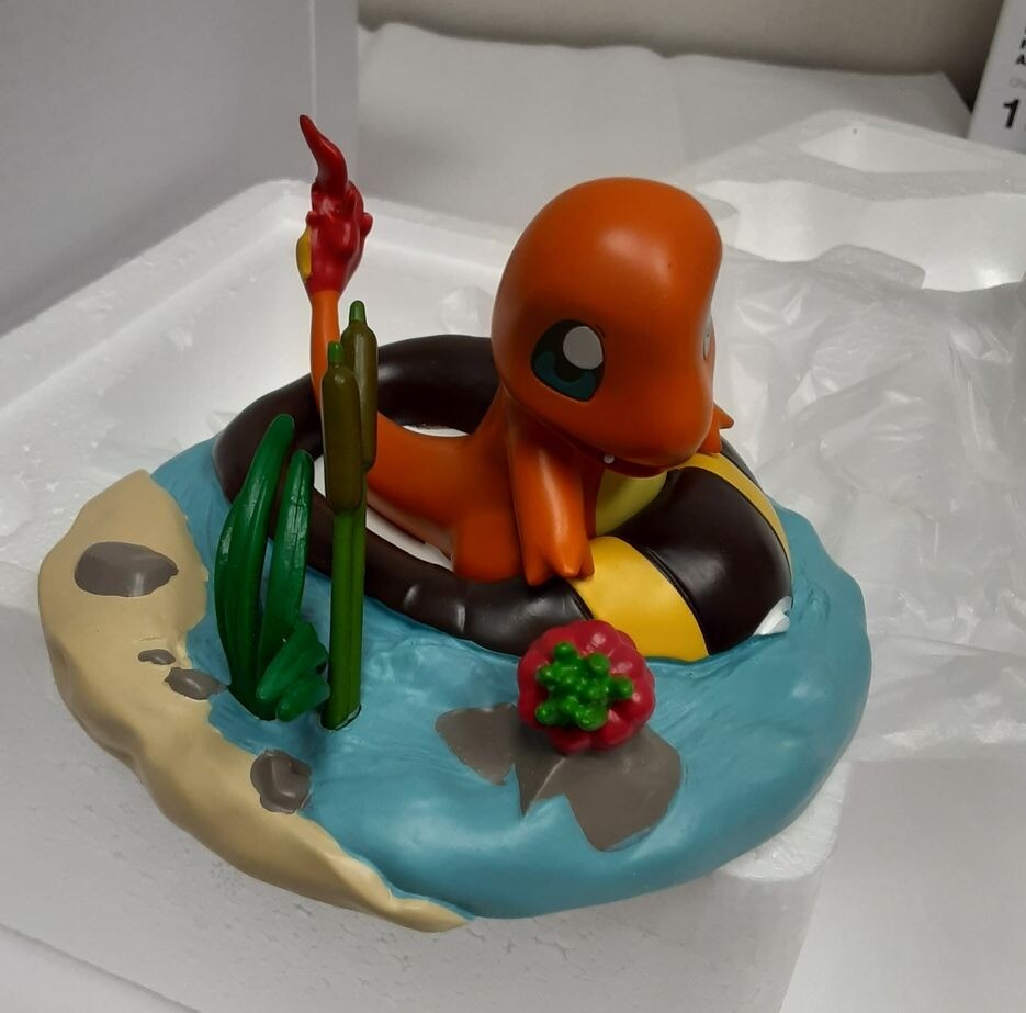 Pokemon Center Charmander Relaxing River Figure NEW RA13/225