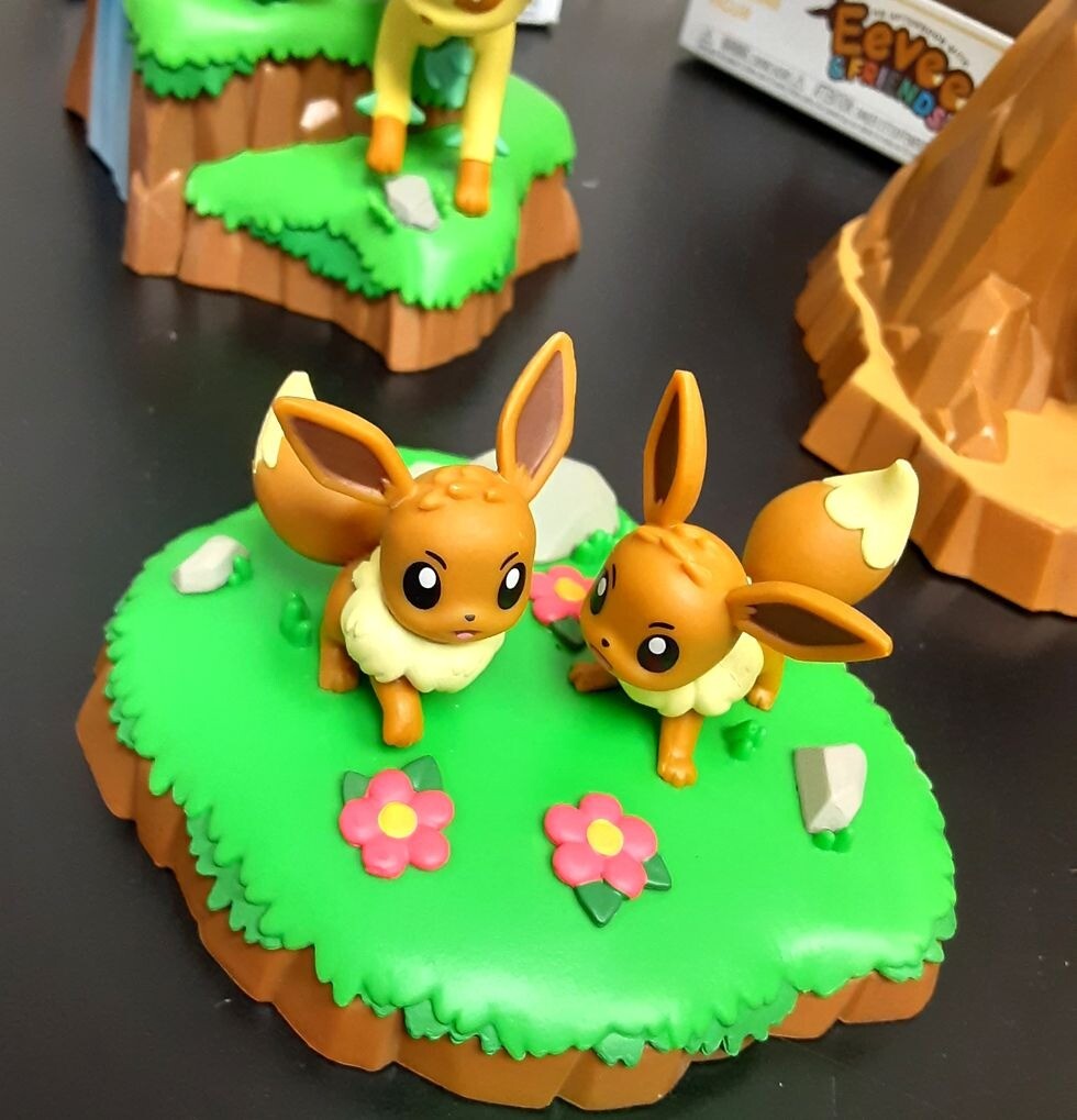 LOT of 3 Pokemon Eevee & Friends Funko Figure Leafeon Umbreon NEW RA22/222