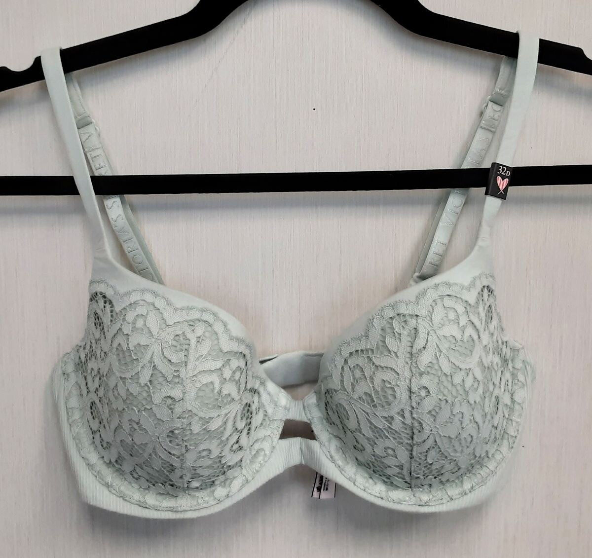 Victoria's Secret Body by Victoria Lightly Lined Demi Bra Lace Detail #80/220