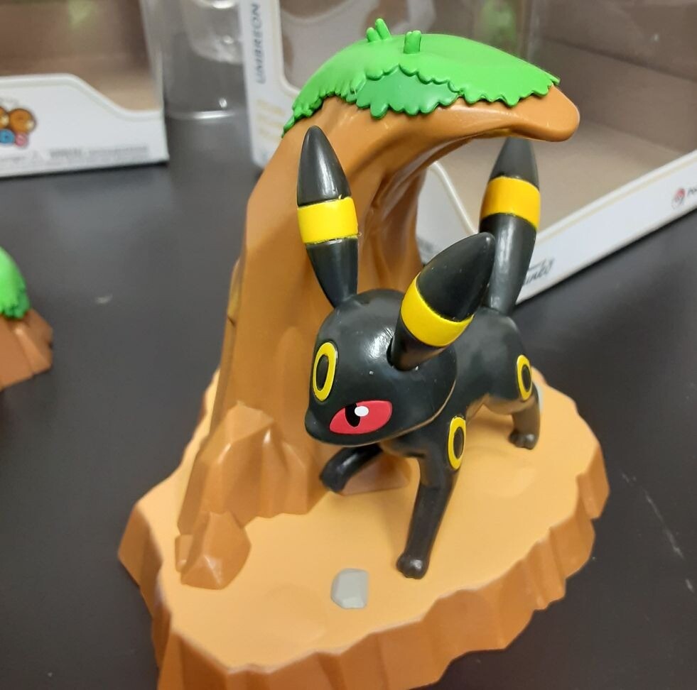 LOT of 3 Pokemon Eevee & Friends Funko Figure Leafeon Umbreon NEW RA22/223