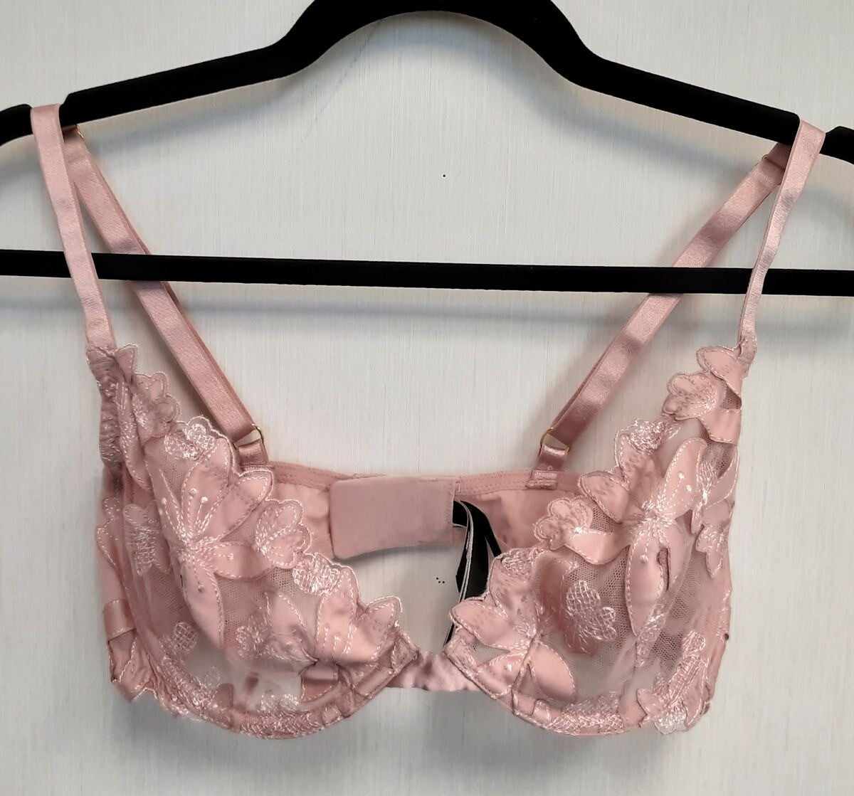 Victoria's Secret sexy Unlined plunge Floral Embroidered Bra 32DD #71/220