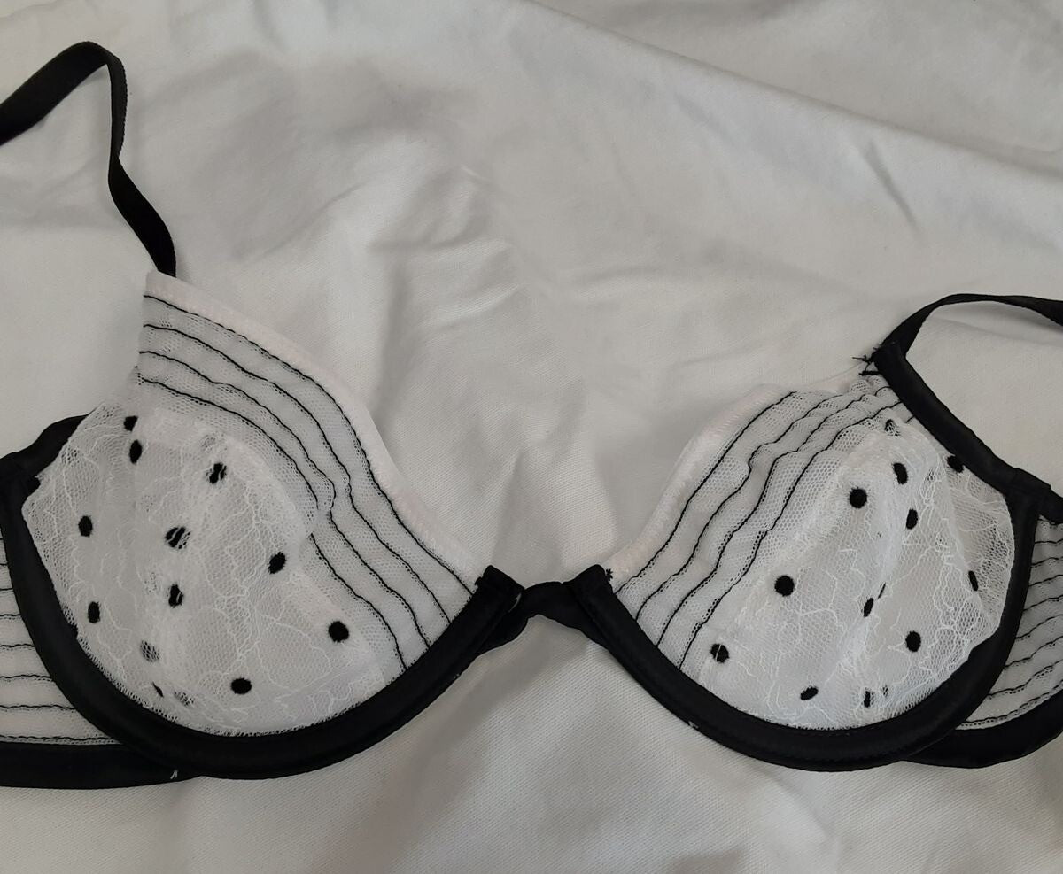 Victoria's Secret sexy Unlined low cut Demi Bra white/black polka dot 32B #92/221
