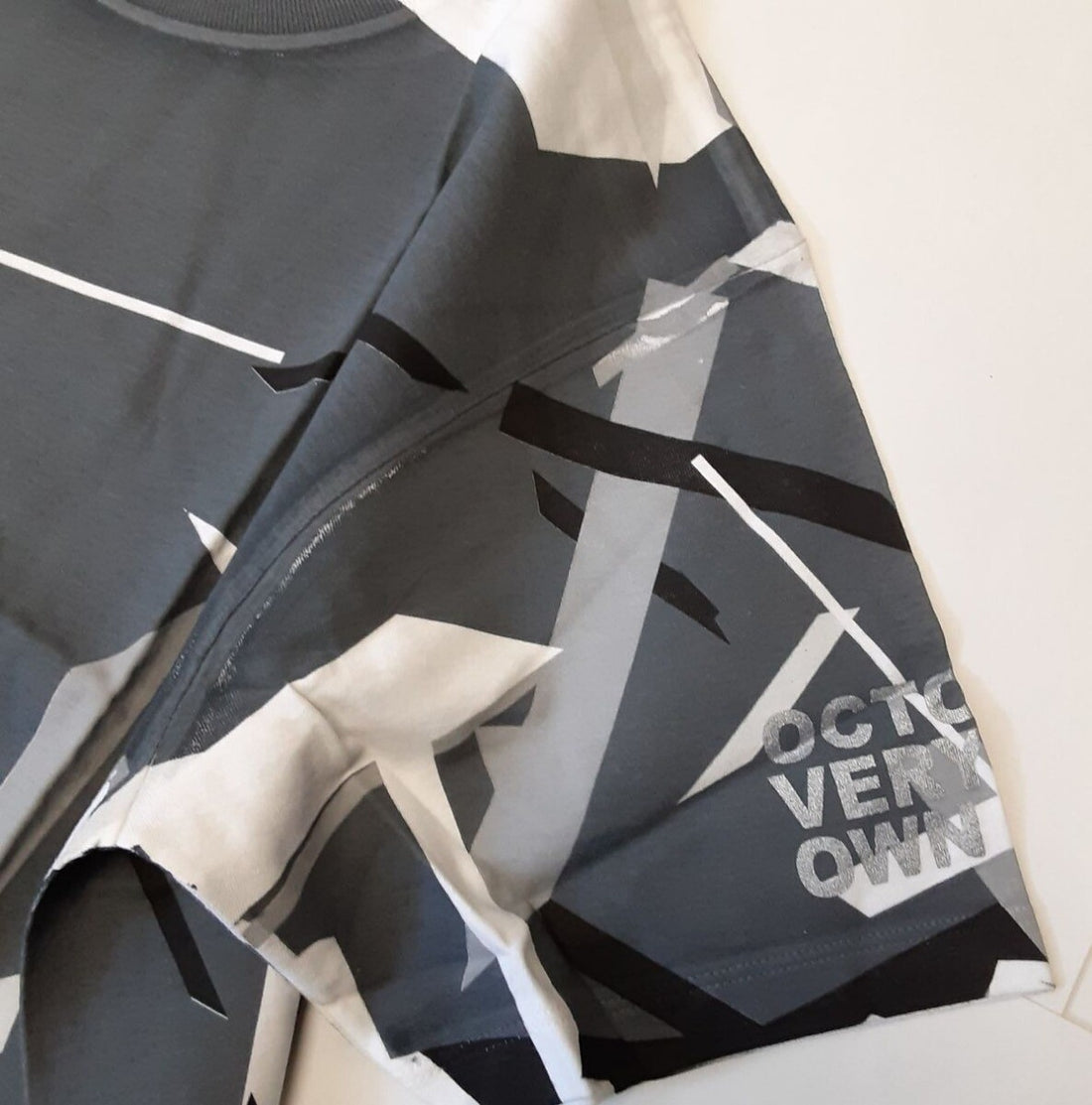 New OVO Daz Greytones Men's T-Shirt October Very Own Authentic  ( Size S) RA40