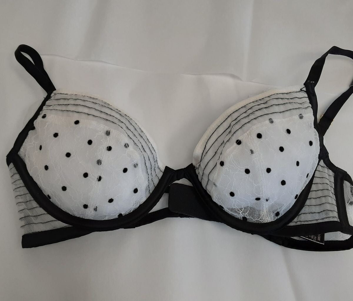 Victoria's Secret sexy Unlined low cut Demi Bra white/black polka dot 32B #92/222