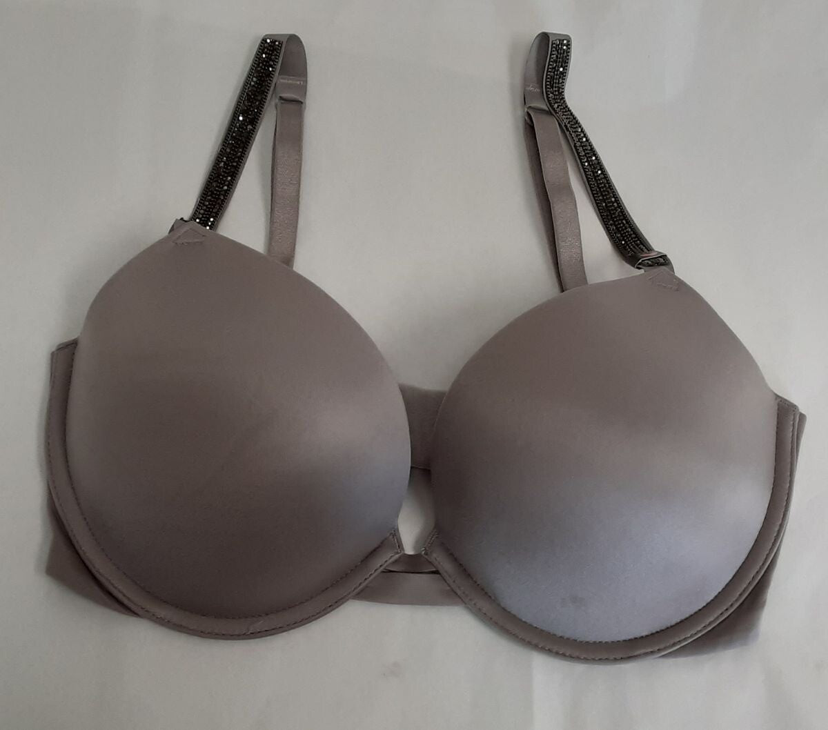 Victoria's Secret Very Sexy Push-up Bra Gray color Shine straps (New /32DD) #822