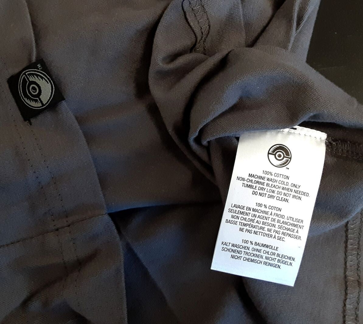 Pokemon Perrserker Moonrise Gray Fitted Crew Neck T-Shirt XL Adult RG16/225