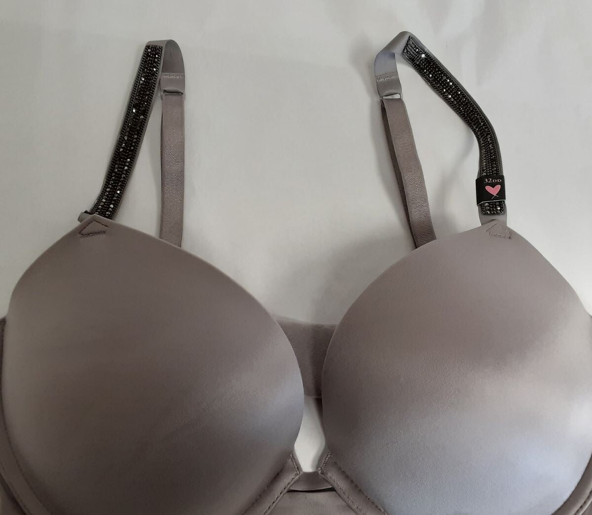 Victoria's Secret Very Sexy Push-up Bra Gray color Shine straps (New /32DD) #823