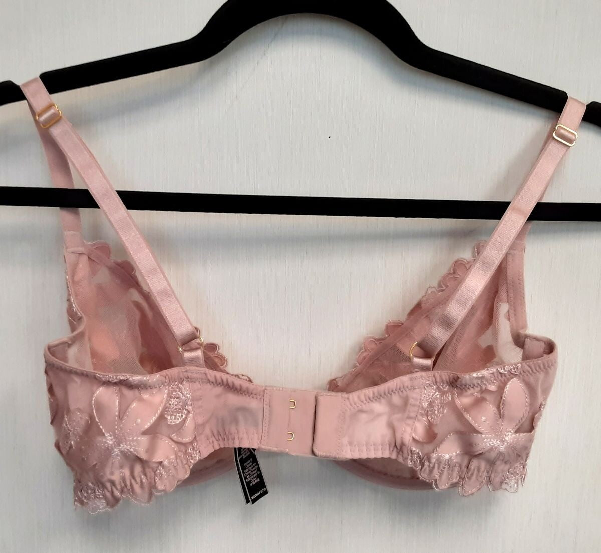 Victoria's Secret sexy Unlined plunge Floral Embroidered Bra 32DD #71/222
