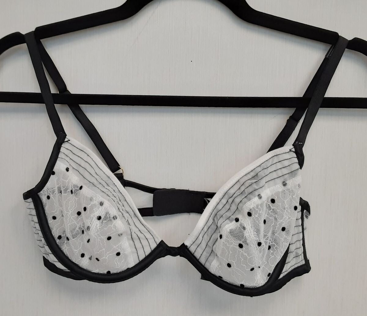 Victoria's Secret sexy Unlined low cut Demi Bra white/black polka dot 32C #74/220
