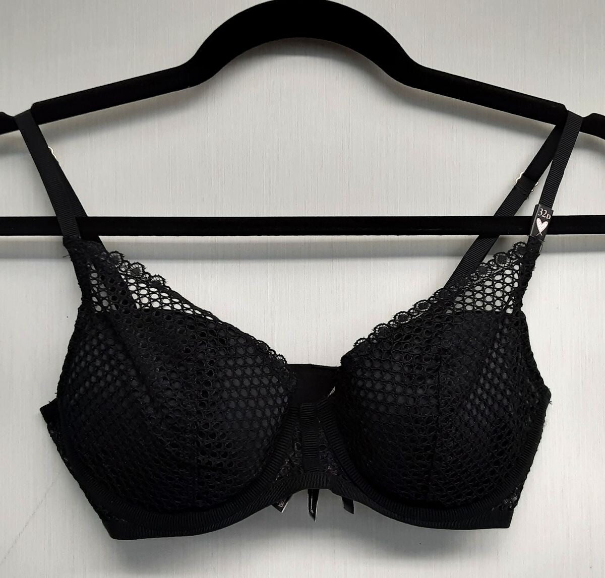 Victoria's Secret Fishnet Underwire Padded Push Up Bra Black (New /32D) #7/220