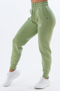 NEW ALPHALETE ELMTS Relaxed Cuffed Jogger – LIGHT GREEN   M/RG23/120