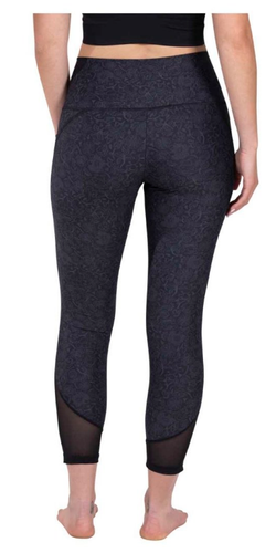 NEW ORIGINAL Grass-Type Pokemon Center Black 7/8 Length Leggings - Adult/CH27/121