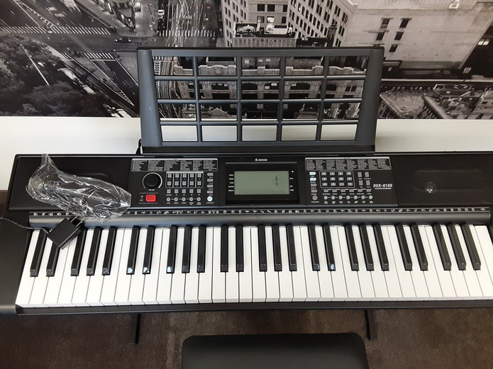 LIKE NEW Donner Keyboard Piano 61 Key, Electric Keyboard Kit with 249 Voices