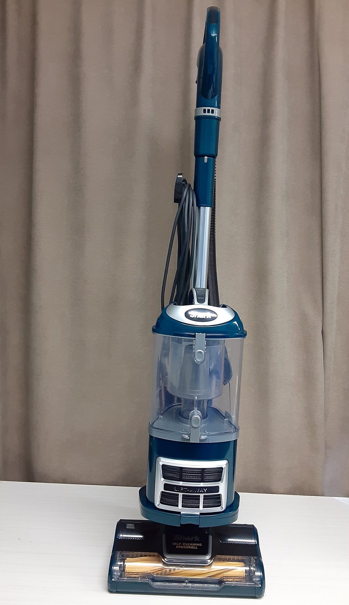DEMO/ LIKE NEW Shark Navigator Lift-Away Vacuum, Self-Cleaning, HEPA, Teal, ZU503AMZ