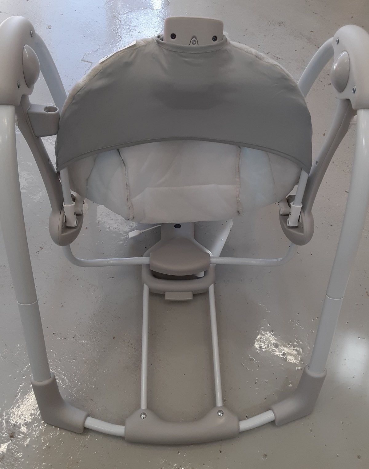 LIKE NEW Ingenuity ConvertMe 2-in-1 Compact Portable Automatic Baby Swing & Infant Seat, Battery-Powered Vibrations, Nature Sounds, 0-9 Months 6-20 lbs