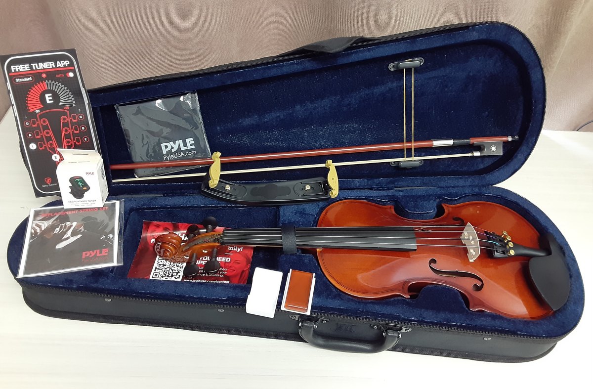 USED/LIKE NEW Pyle 1/2 Size Beginner Violin Starter Kit, Violin Starter Package with Travel Case & Bow, Extra Strings, Digital Tuner, Shoulder Rest & Cleaning Cloth