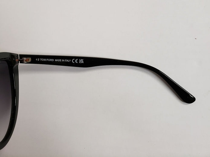 NEW Tom Ford Isabella-02 TF 915 01B Black/Gradient Smoke Women's Sunglass G6A/25