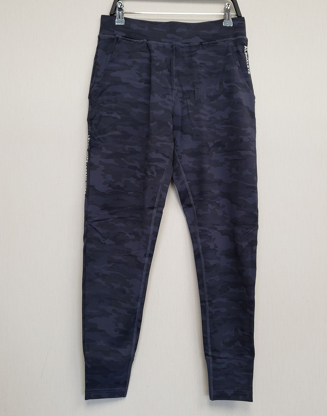 NEW ALPHALETE Women's Premium Pro Elite Jogger Navy Camo Size M (257858) DD11a/20