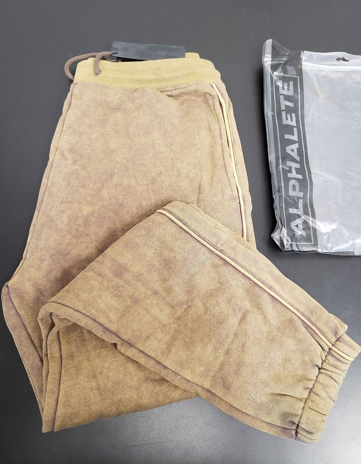 NEW Alphalete Mens Essential Oversized Jogger Brown Size XL (243767) G30a/21