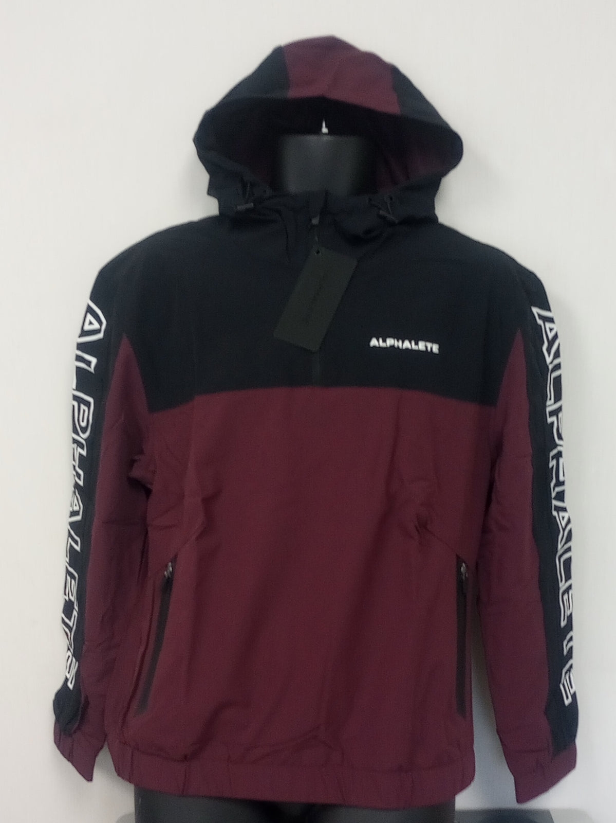 NEW ALPHALETE WOMEN'S  TECH WINDBREAKER - DARK MERLOT - SIZE - M /RG31/121