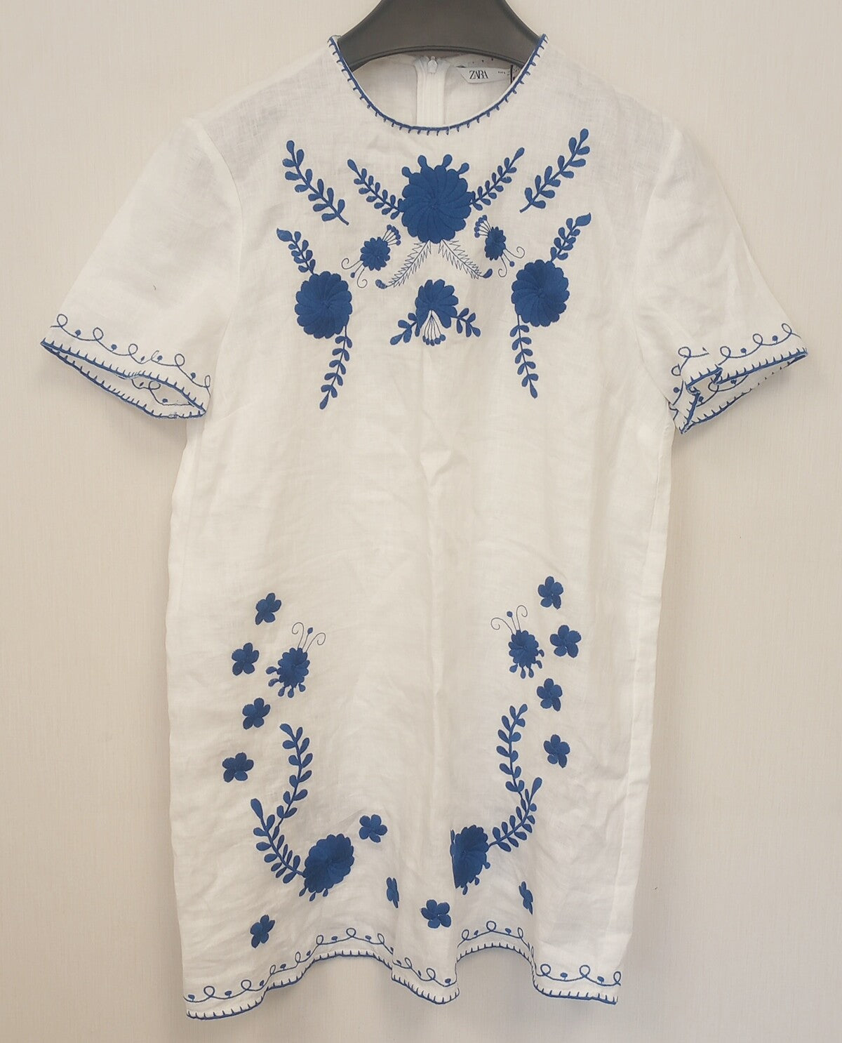 BNWT Zara White / Blue EMBROIDERED Mini LINEN  Dress  size - S  /CH15/122