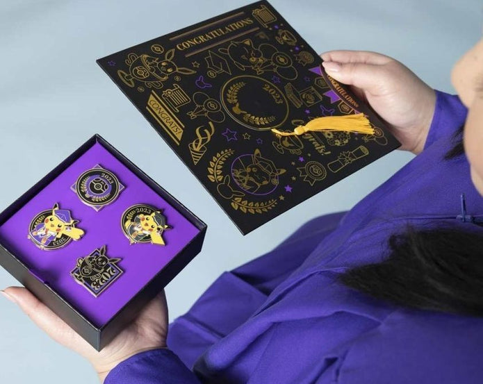 Pokemon Center Graduation Pikachu 2023 Pokémon Pin Box Set (4-Pack)RA18/226