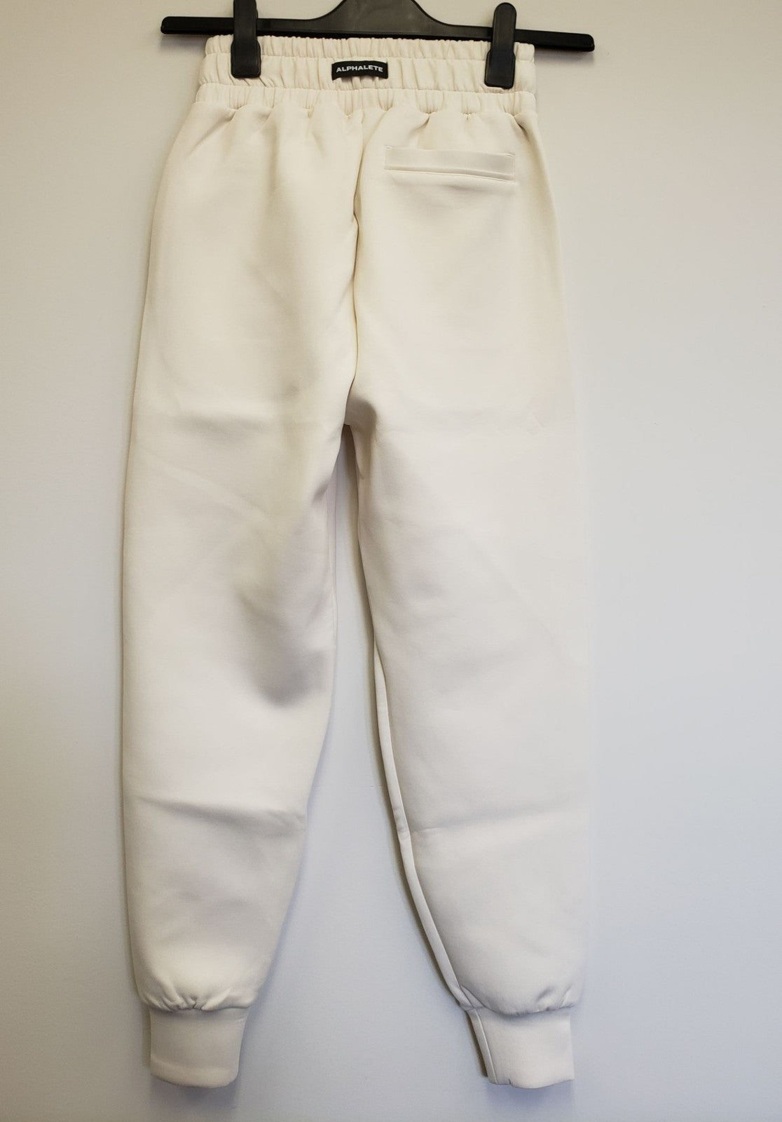 NEW Alphalete Women’s ELMTS Relaxed Cuffed Jogger Pants Cream Size XS DAa132