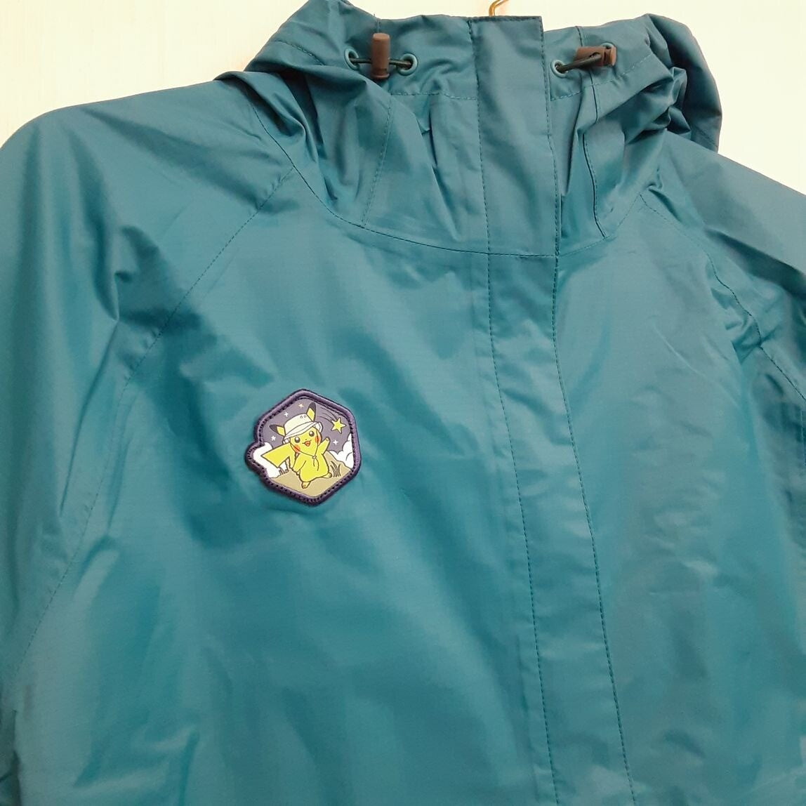 New Pokemon Center Apollo Outdoors Celestial Blue Rain Jacket  (M women) RA16/222
