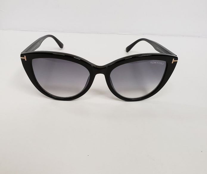 NEW Tom Ford Isabella-02 TF 915 01B Black/Gradient Smoke Women's Sunglass G6A/21