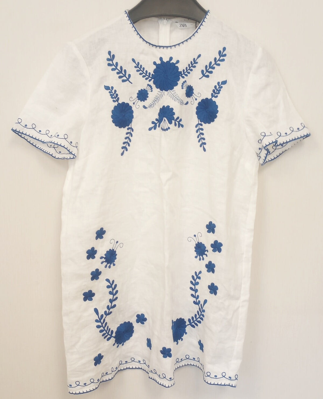 BNWT Zara White / Blue EMBROIDERED Mini LINEN  Dress  size - S  /CH15/120