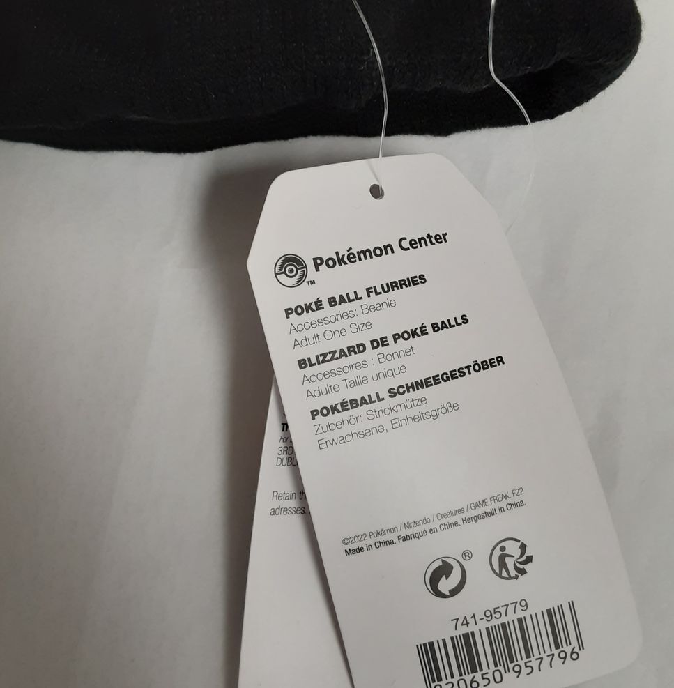 Pokemon Center Poké Ball Flurries Knit Beanie One Size-Adult black/white RA19/222