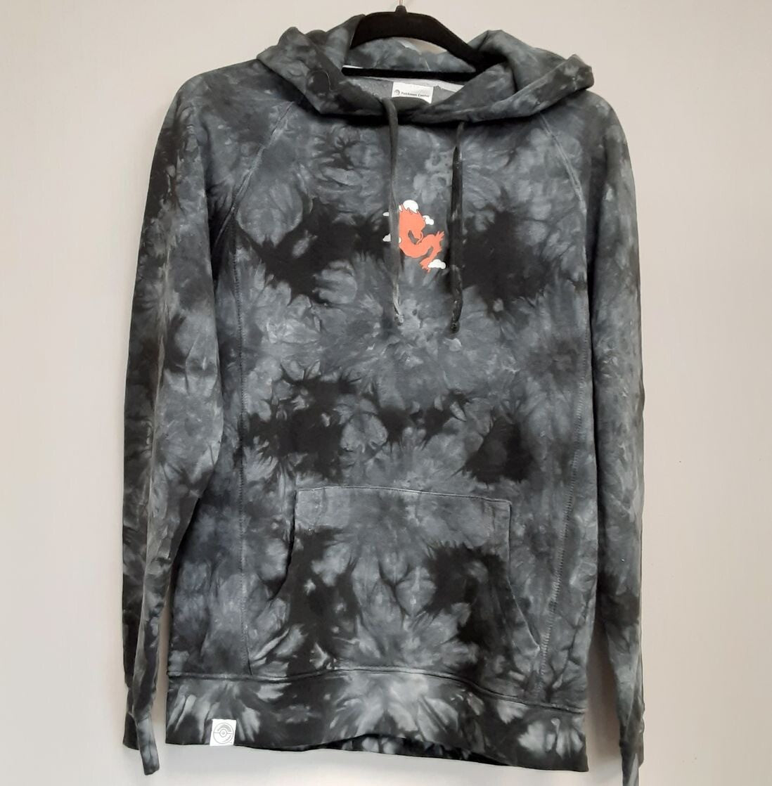 Gyarados Pokemon Take Flight Black Gray Tie-Dye Pullover Hoodie M Adult RG16/220