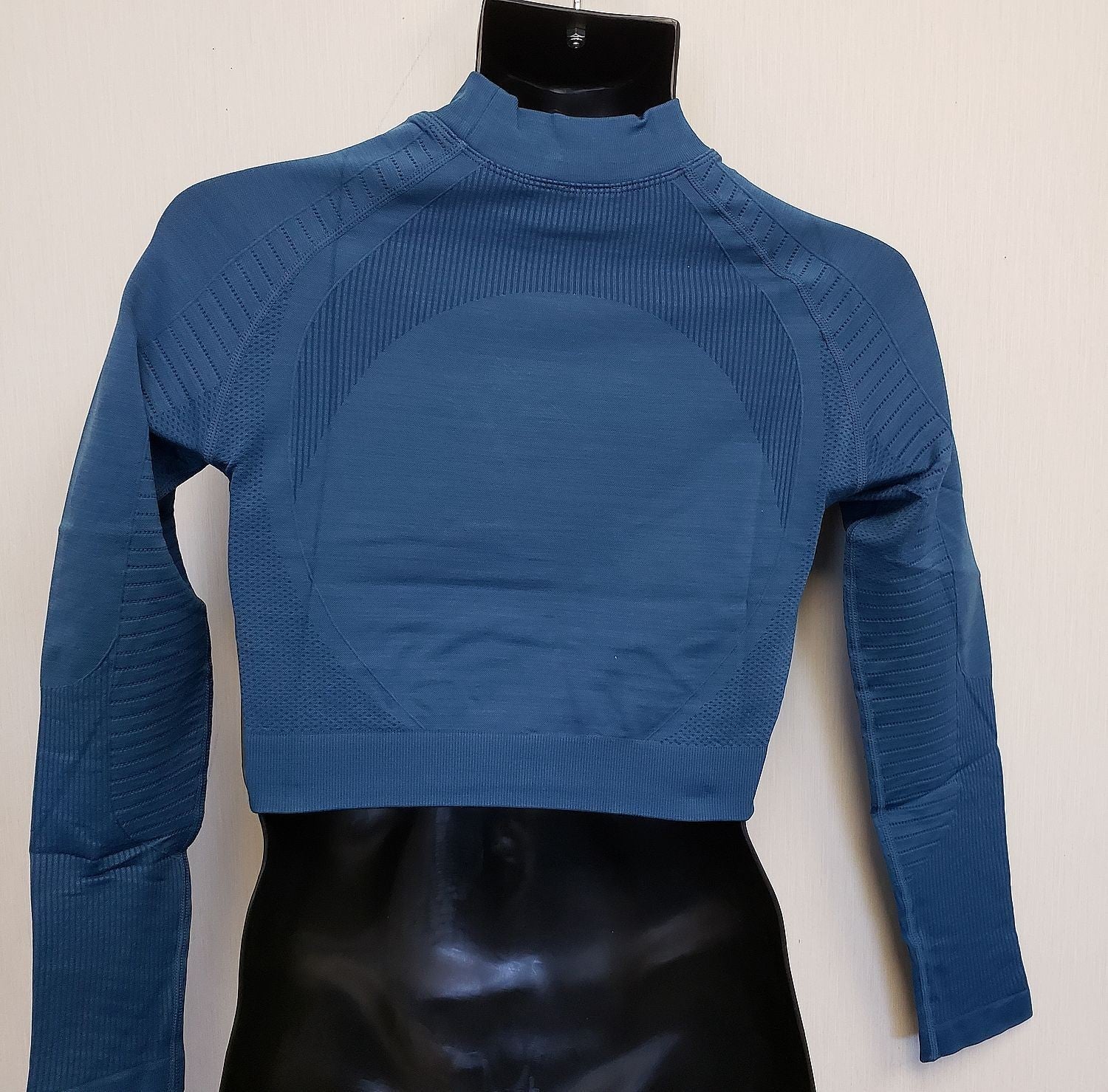 NEW Alphalete Ozone High Neck Ls Crop -Atlantic Blue Size S DD11/22
