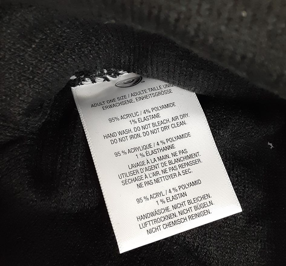 Pokemon Center Poké Ball Flurries Knit Beanie One Size-Adult black/white RA19/223