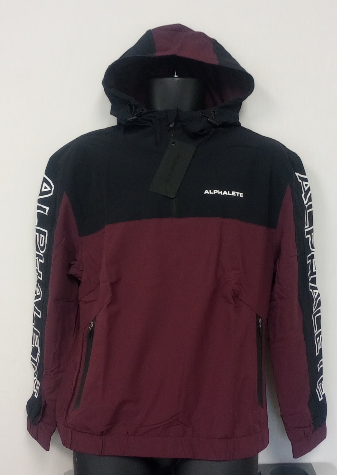 NEW ALPHALETE WOMEN'S  TECH WINDBREAKER - DARK MERLOT - SIZE - M /RG31/122
