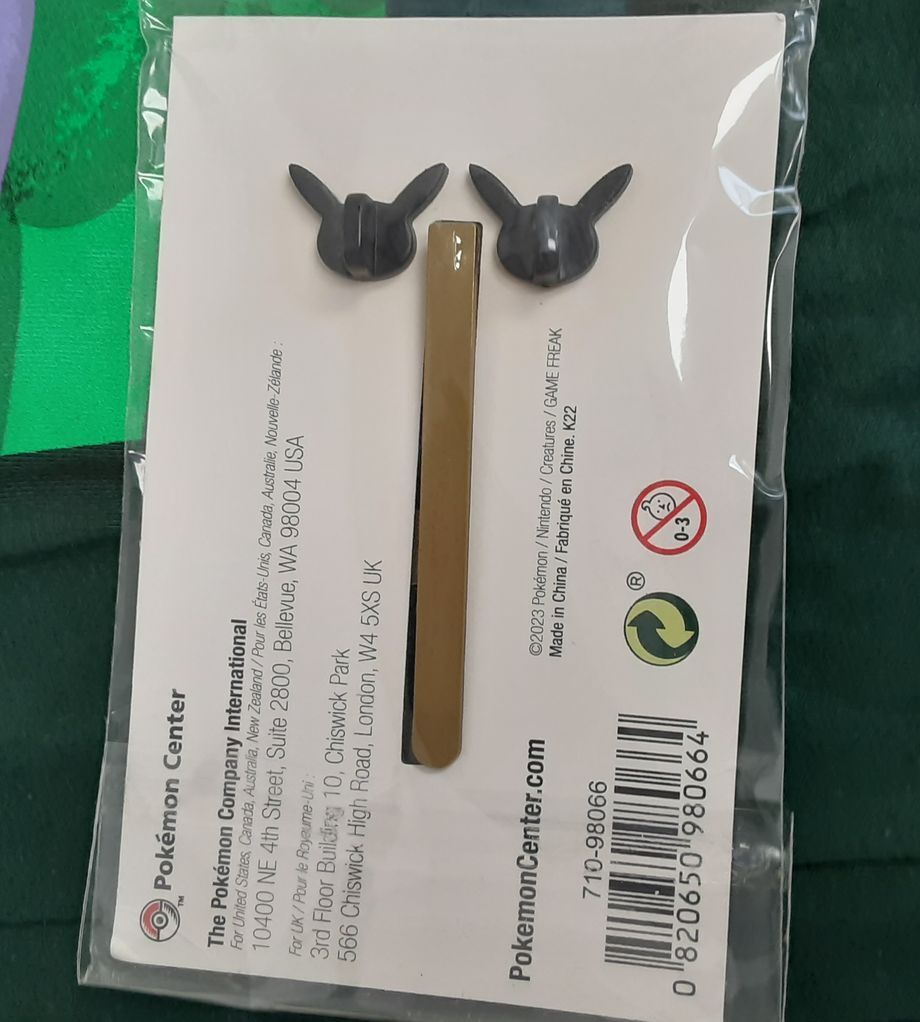 Pokemon center Muk Cinema Scares T-Shirt S Adult + matching Pin RG6/225