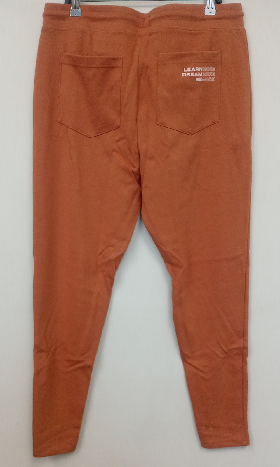 NEW Mens Alphalete  Essential Jogger – CLAY  size - XL /RG3/122