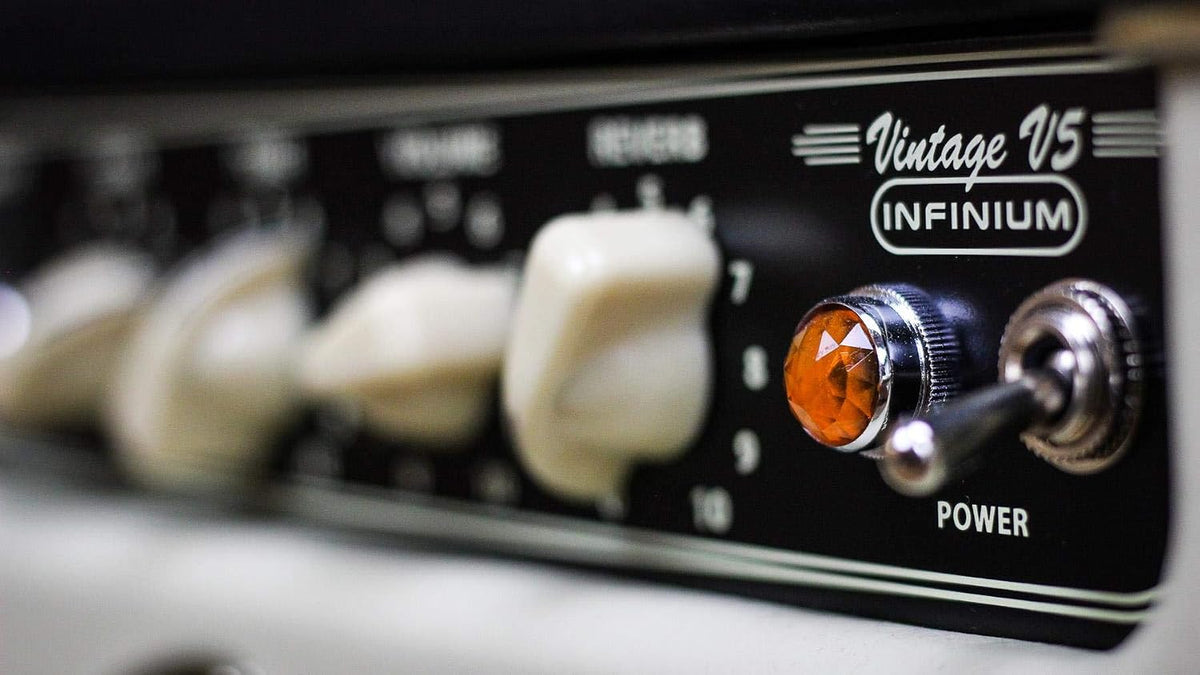Bugera V5 INFINIUM Tube Guitar Amp