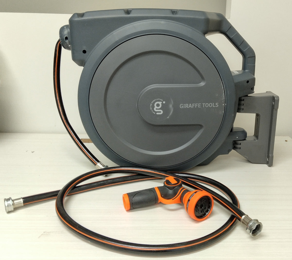 USED LIKE NEW Giraffe Tools AW40MB Garden Hose Reel, Metal Bracket, 5/8 in x 90 FT