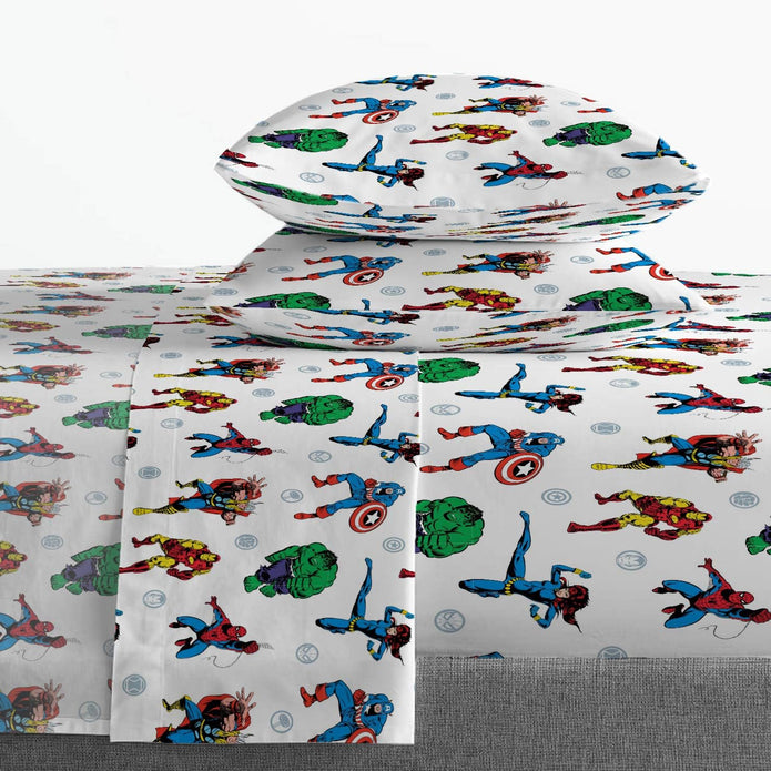 Jay Franco Marvel Avengers Fighting Team 5 Piece Full Bed Set - Includes Reversible Comforter & Sheet Set Bedding
