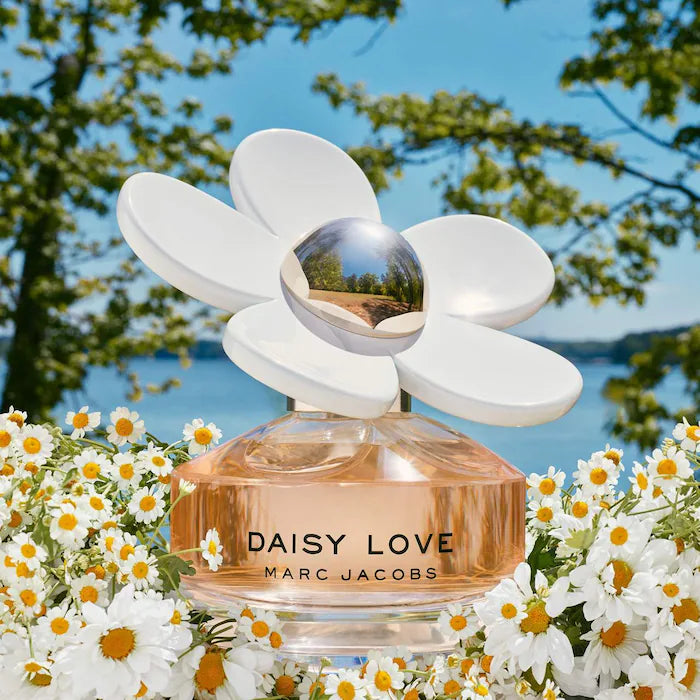 Daisy Love Eau de Toilette with  White Florals & Driftwood 100ml